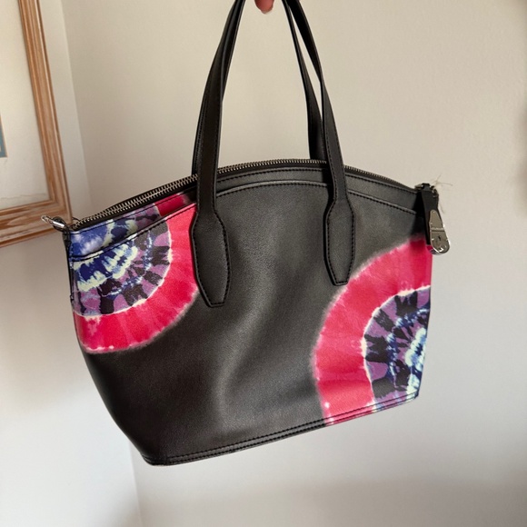 Calvin Klein Shoulder Bag Black with Tie Dye - Picture 2 of 10